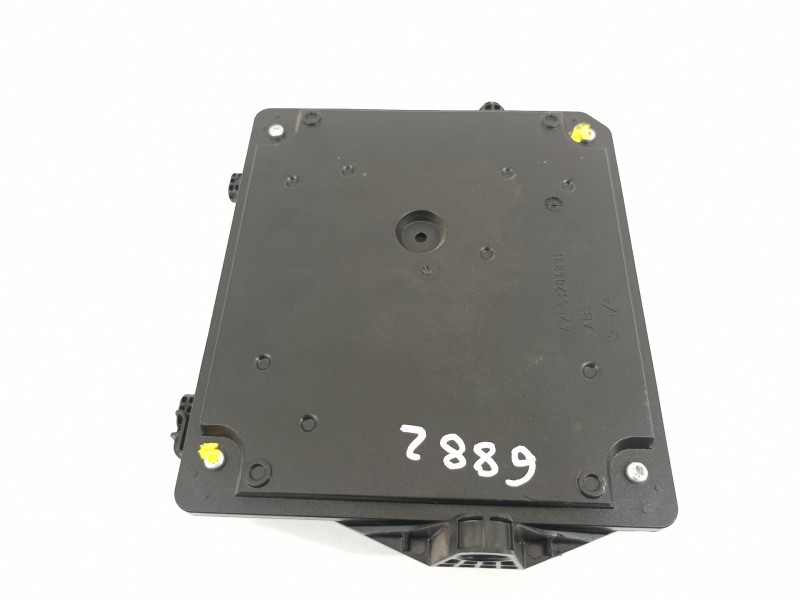 Recambio de caja reles / fusibles para renault megane iii sport tourer dynamique referencia OEM IAM 284B13640R  