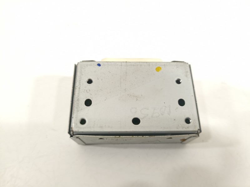 Recambio de antena para toyota rav 4 advance hybrid referencia OEM IAM 8668142030  