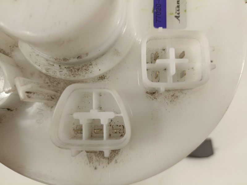 Recambio de bomba combustible para toyota rav 4 advance hybrid referencia OEM IAM 7702042260  