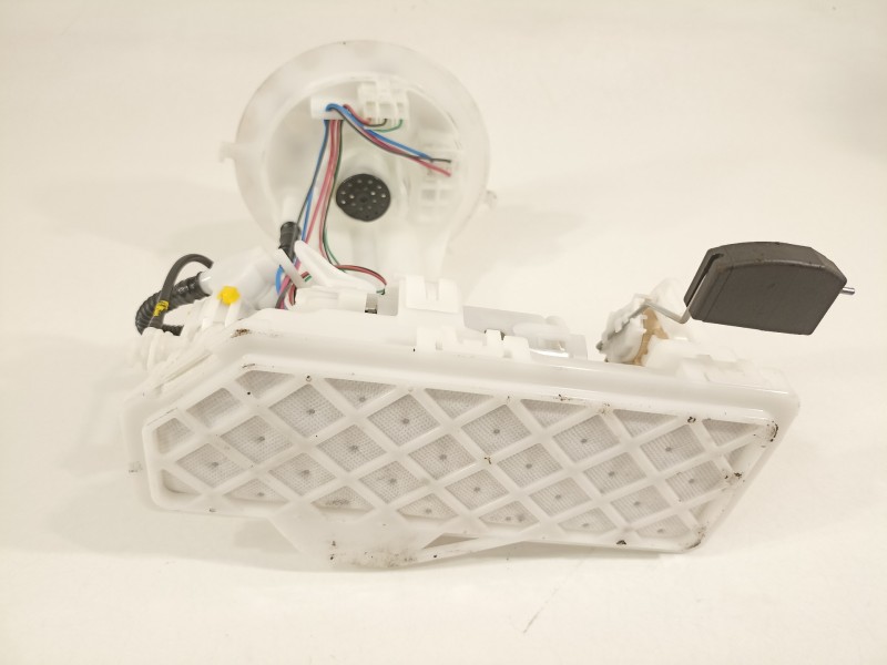 Recambio de bomba combustible para toyota rav 4 advance hybrid referencia OEM IAM 7702042260  