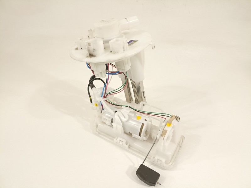 Recambio de bomba combustible para toyota rav 4 advance hybrid referencia OEM IAM 7702042260  