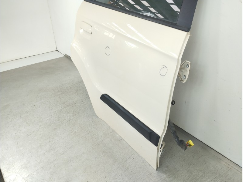 Recambio de puerta trasera derecha para kia soul burner referencia OEM IAM 770042K010  