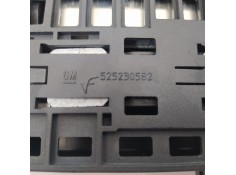 Recambio de caja reles / fusibles para opel insignia sports tourer 2.0 16v cdti referencia OEM IAM 13286113 525230582  2