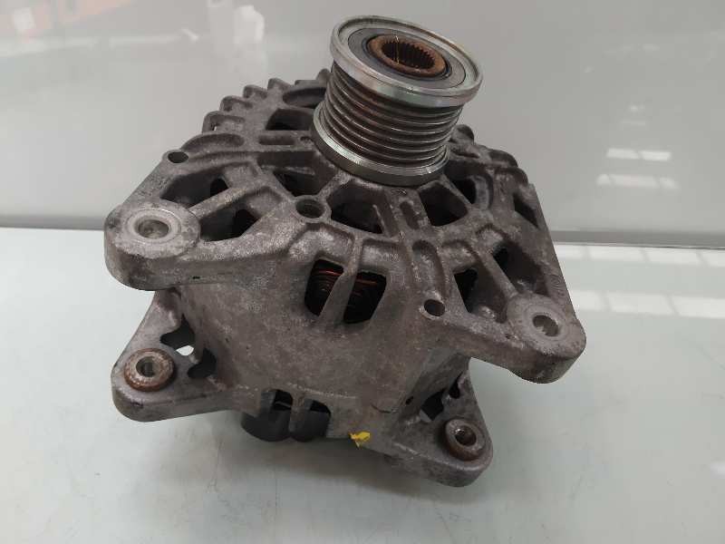 Recambio de alternador para opel movano b kasten/combi gka l2h3 3,3t referencia OEM IAM 231007033R 2606523B 