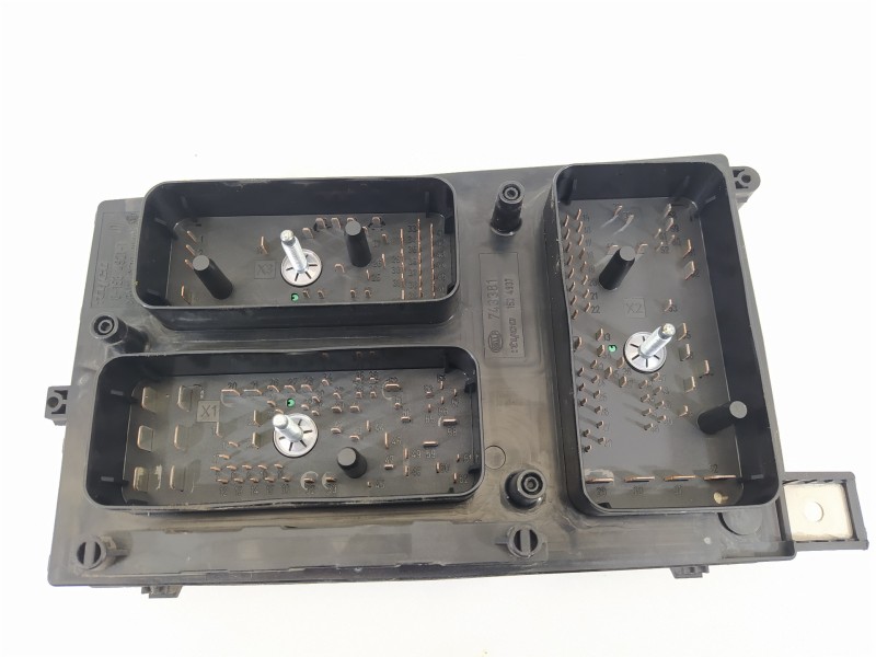 Recambio de caja reles / fusibles para opel astra gtc cosmo referencia OEM IAM 13250231  