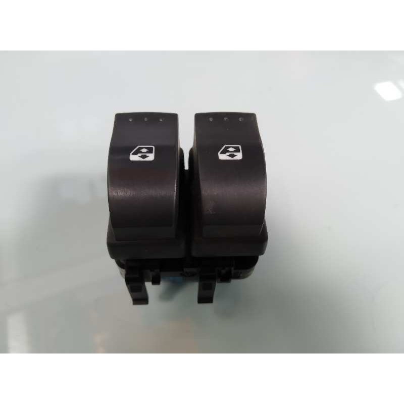 Recambio de mando elevalunas delantero izquierdo para opel movano b kasten/combi gka l2h3 3,3t referencia OEM IAM 108269C  