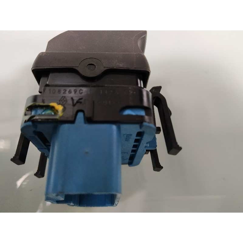 Recambio de mando elevalunas delantero izquierdo para opel movano b kasten/combi gka l2h3 3,3t referencia OEM IAM 108269C  