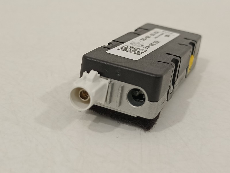 Recambio de antena para volkswagen cc (358) basis bluemotiontech referencia OEM IAM 3C8035552  