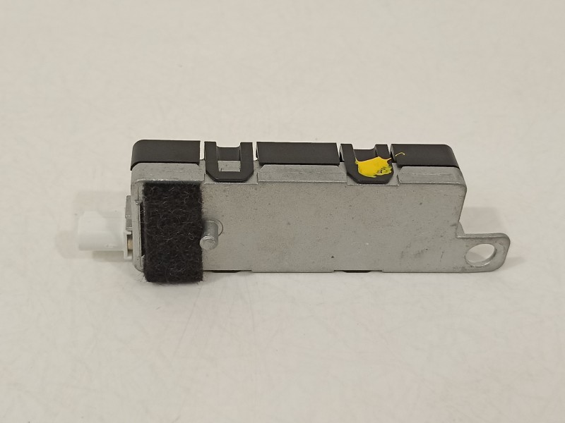 Recambio de antena para volkswagen cc (358) basis bluemotiontech referencia OEM IAM 3C8035552  