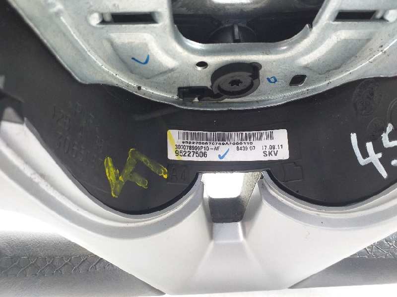 Recambio de volante para chevrolet cruze hatchback lt+ referencia OEM IAM 95227506 307078999P10AF 