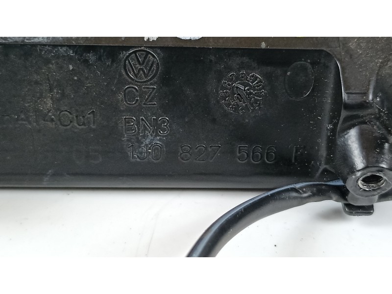 Recambio de maneta exterior porton para volkswagen touareg (7la) tdi v6 referencia OEM IAM 1J0827566F  