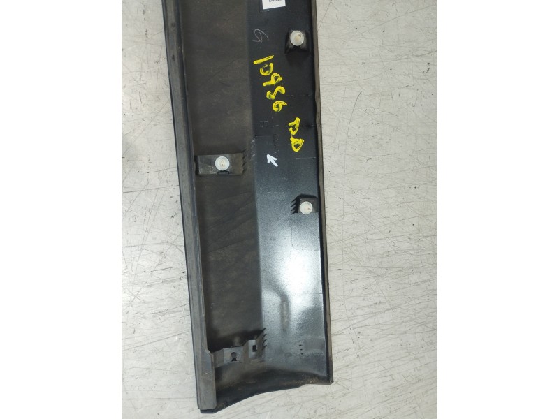Recambio de moldura para toyota rav 4 advance hybrid referencia OEM IAM 7507342050C0  