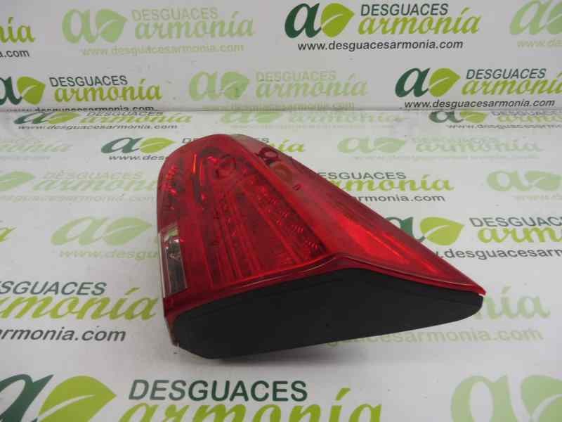 Recambio de piloto trasero derecho en porton para kia cee´d drive referencia OEM IAM   