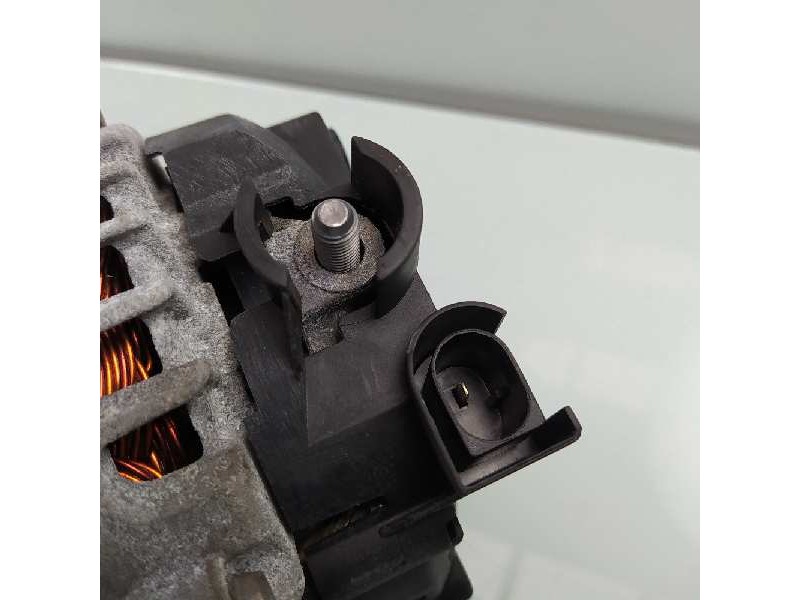 Recambio de alternador para ford fiesta (cb1) sport referencia OEM IAM 8V2110300AB TG12C038 209031720