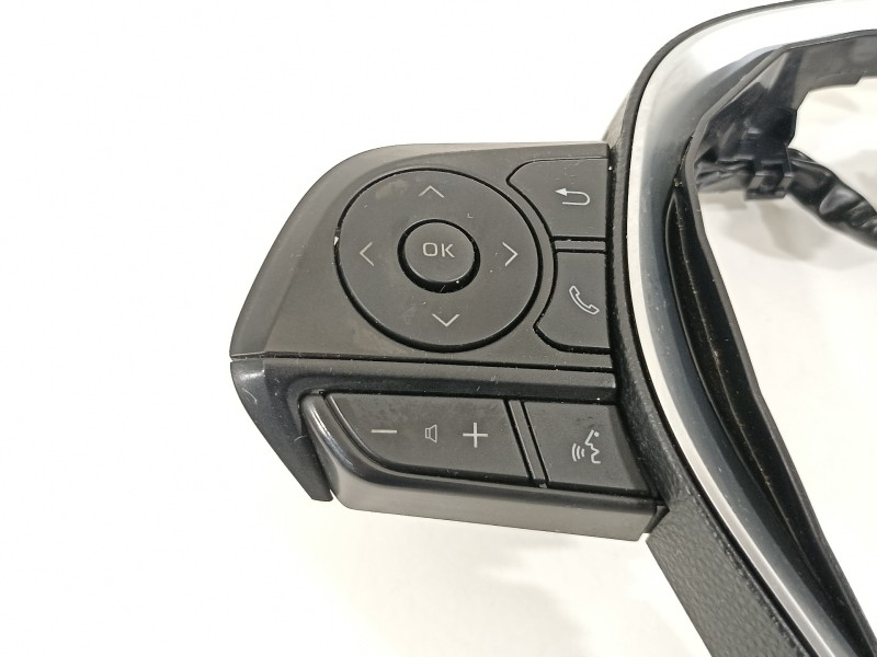 Recambio de mando volante para toyota rav 4 advance hybrid referencia OEM IAM 4Y893F  