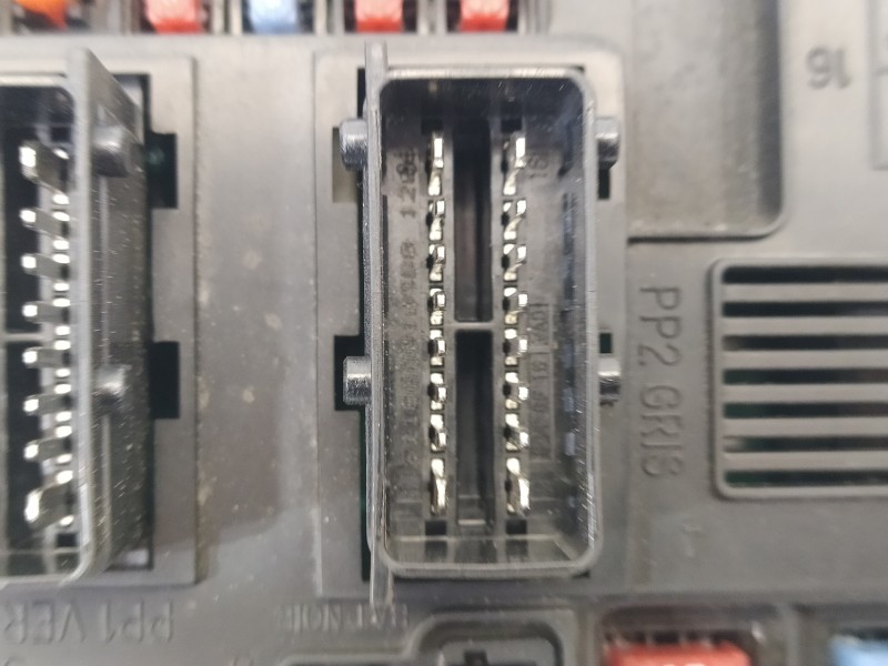 Recambio de caja reles / fusibles para citroën xsara picasso 1.6 hdi 90 exclusive referencia OEM IAM 9650618480  