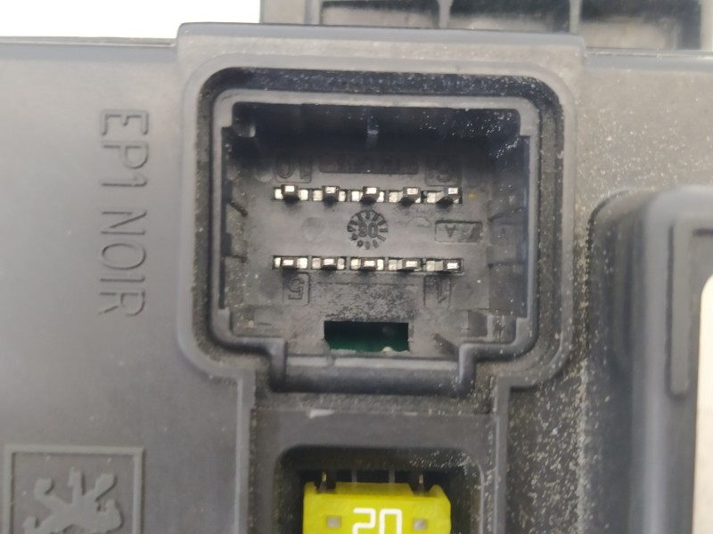 Recambio de caja reles / fusibles para citroën xsara picasso 1.6 hdi 90 exclusive referencia OEM IAM 9650618480  