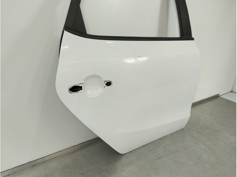 Recambio de puerta trasera derecha para hyundai i30 classic referencia OEM IAM   