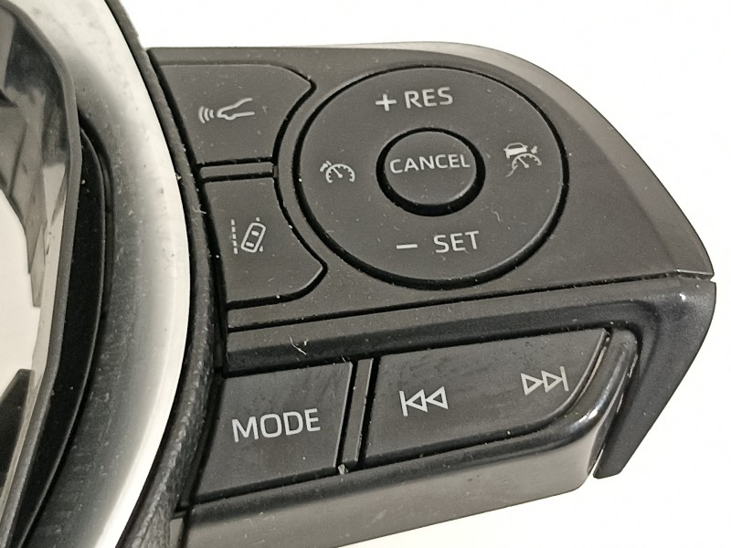Recambio de mando volante para toyota rav 4 advance hybrid referencia OEM IAM 4Y893F  