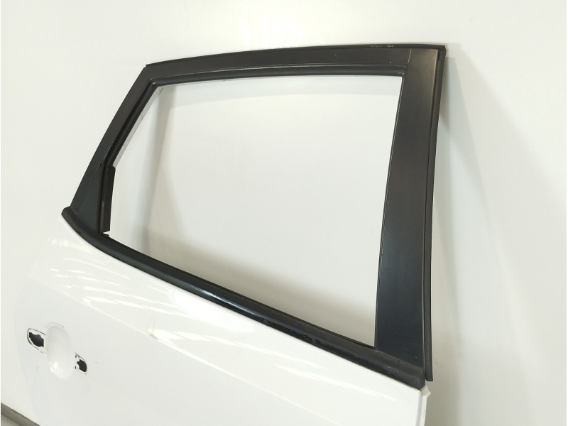 Recambio de puerta trasera derecha para hyundai i30 classic referencia OEM IAM   