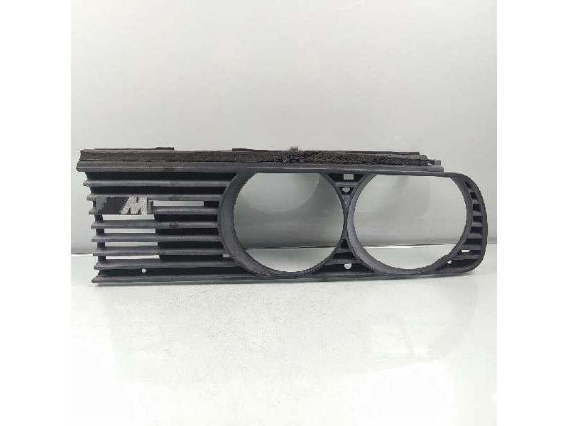 Recambio de rejilla delantera para bmw serie 3 berlina (e30) referencia OEM IAM 51131876091  