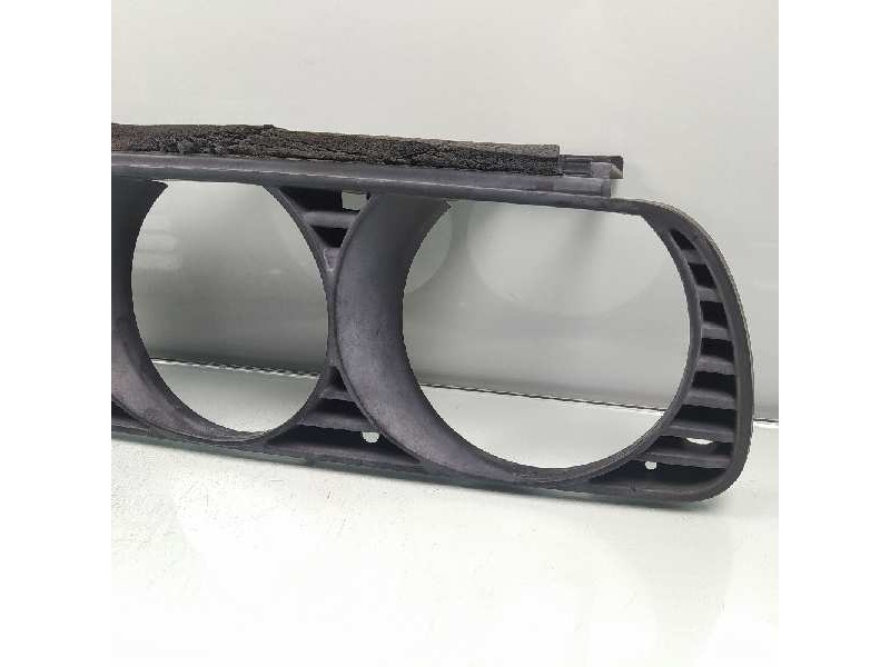 Recambio de rejilla delantera para bmw serie 3 berlina (e30) referencia OEM IAM 51131876091  