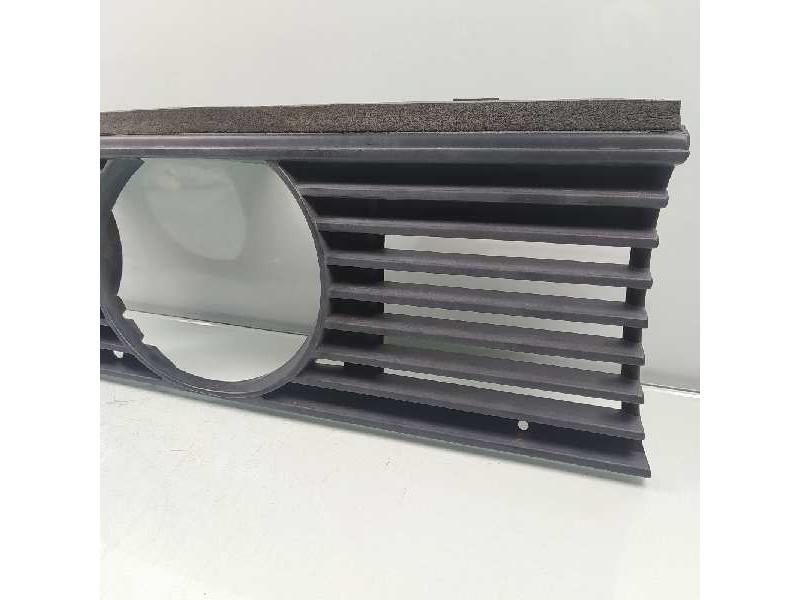 Recambio de rejilla delantera para bmw serie 3 berlina (e30) referencia OEM IAM   