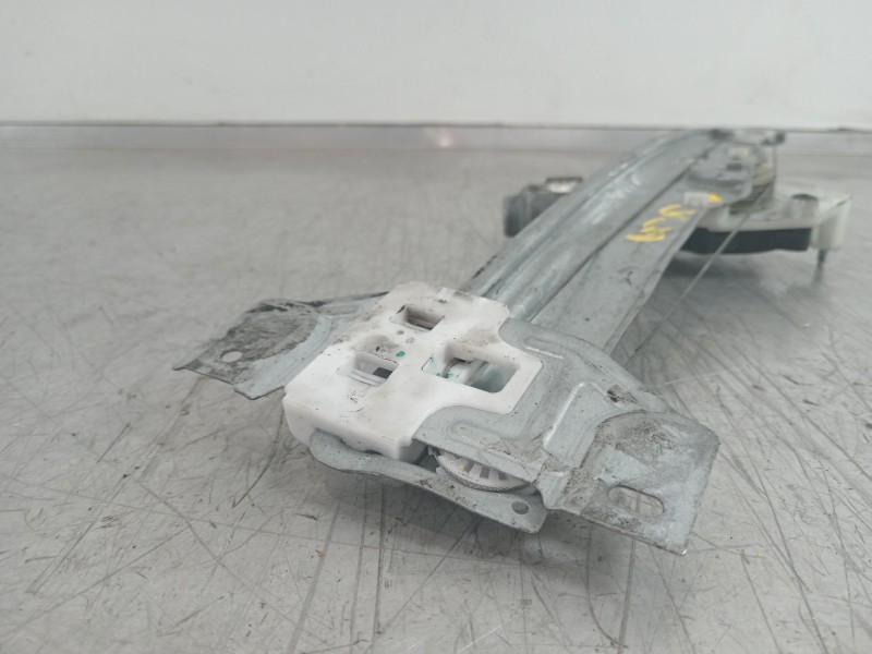 Recambio de elevalunas delantero izquierdo para ford ka+ ultimate referencia OEM IAM B5A23201  