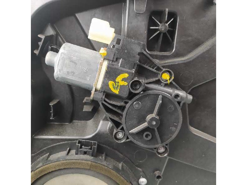 Recambio de elevalunas delantero derecho para ford fiesta (cb1) sport referencia OEM IAM 8A61B045H16AH 8A6114553A 