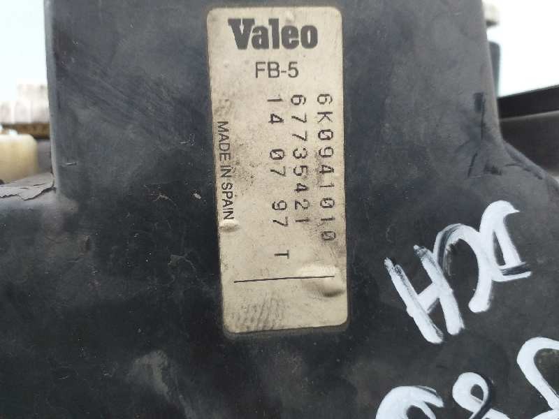 Recambio de faro derecho para seat cordoba vario (6k5) se referencia OEM IAM 6K0941010 67735421 