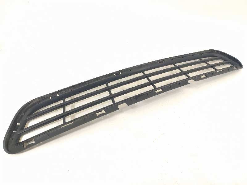 Recambio de rejilla paragolpes delantero para ford ka+ ultimate referencia OEM IAM E4B517K945A  