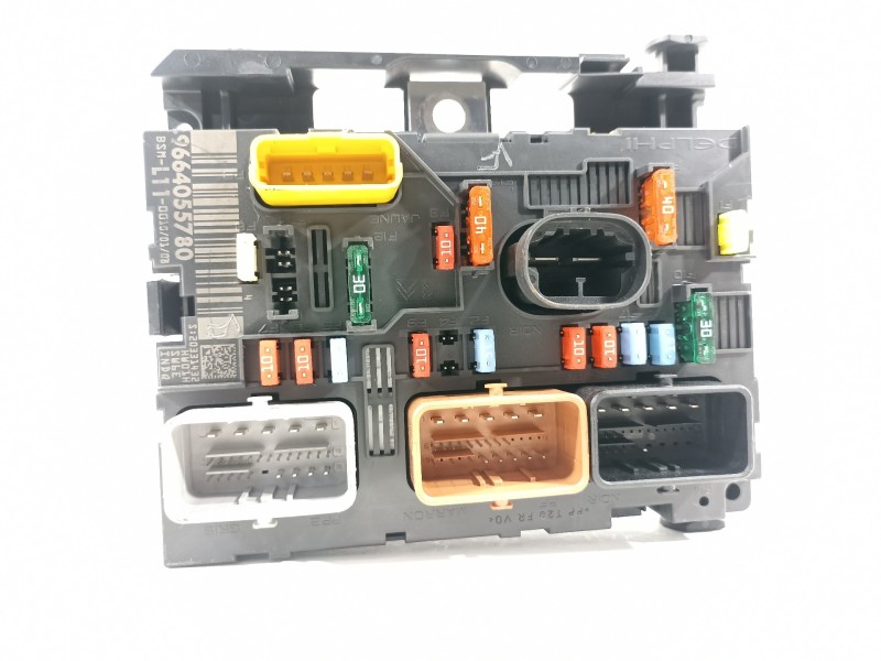 Recambio de caja reles / fusibles para peugeot 207 urban referencia OEM IAM 9664055780  