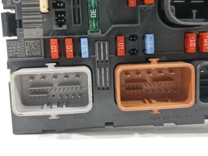 Recambio de caja reles / fusibles para peugeot 207 urban referencia OEM IAM 9664055780  