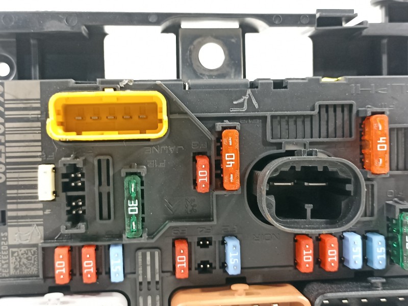 Recambio de caja reles / fusibles para peugeot 207 urban referencia OEM IAM 9664055780  