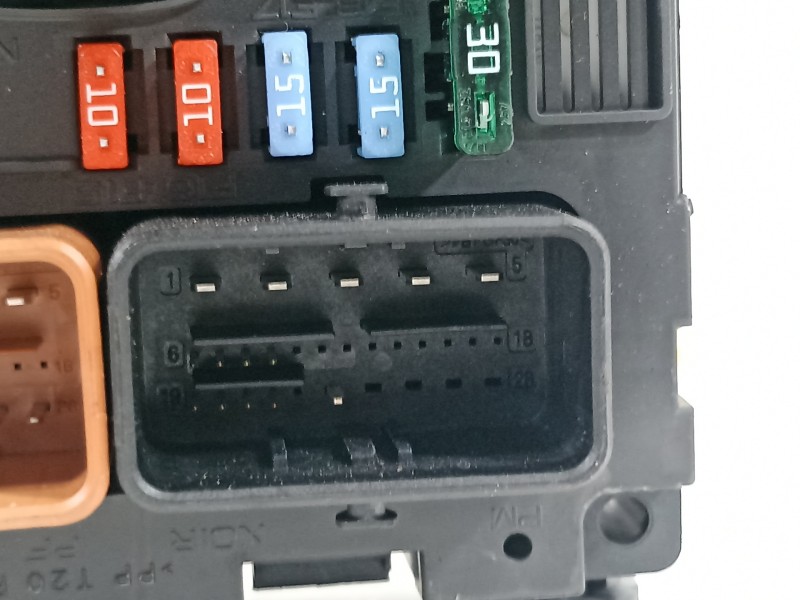 Recambio de caja reles / fusibles para peugeot 207 urban referencia OEM IAM 9664055780  