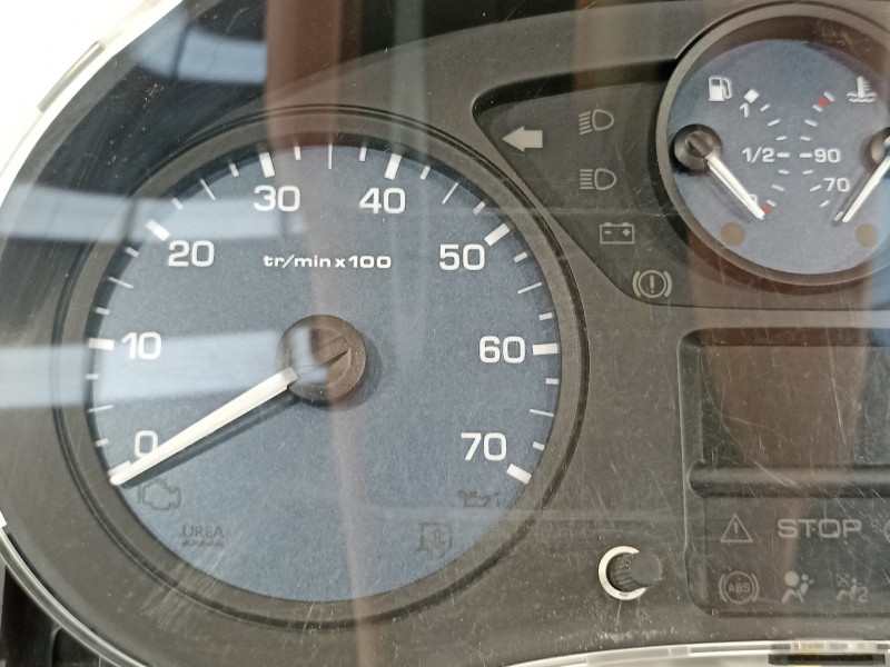 Recambio de cuadro instrumentos para peugeot partner kombi access referencia OEM IAM 9801641380  