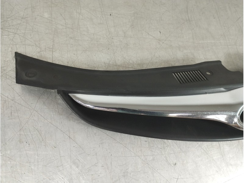 Recambio de rejilla delantera para hyundai i30 classic referencia OEM IAM 863512R500  