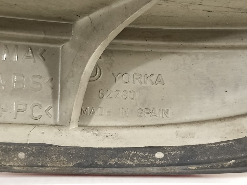 Recambio de piloto trasero izquierdo para opel zafira a blue line referencia OEM IAM 62280  