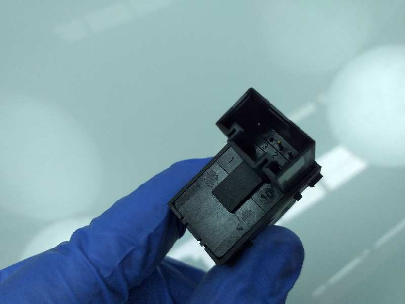 Recambio de mando elevalunas trasero derecho para volkswagen golf vi (5k1) advance referencia OEM IAM 7L6959855B  