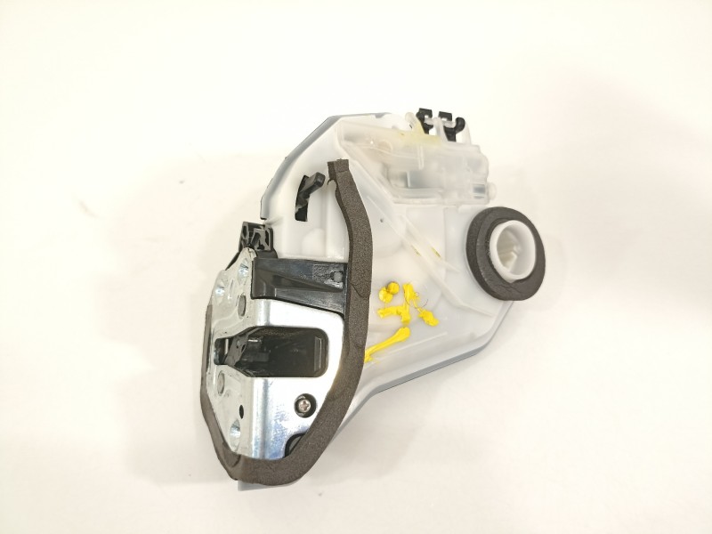 Recambio de cerradura puerta trasera derecha para toyota rav 4 advance hybrid referencia OEM IAM N781106213  