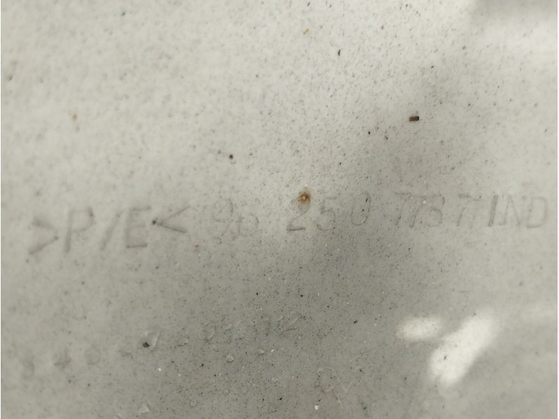 Recambio de paragolpes trasero para peugeot 206 cc cc referencia OEM IAM 96250773  