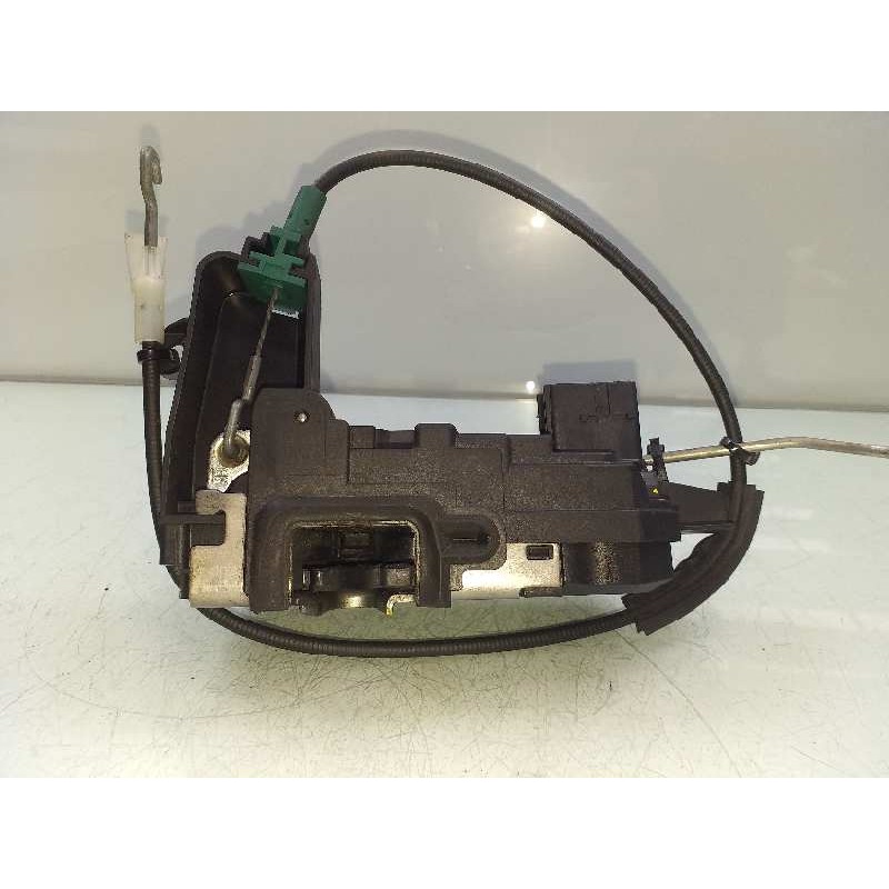 Recambio de cerradura puerta delantera derecha para opel astra h berlina elegance referencia OEM IAM 13128112  