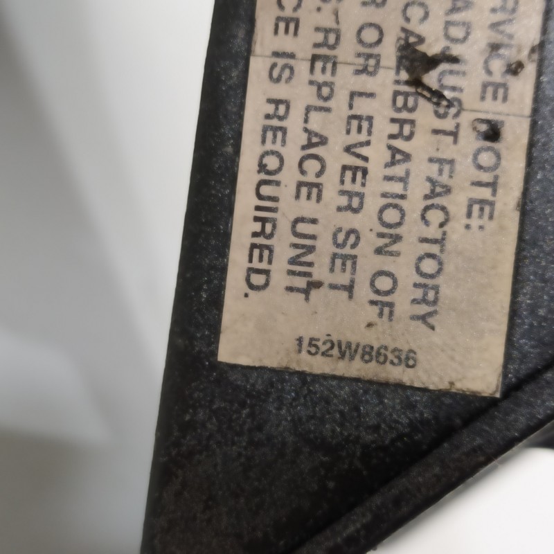 Recambio de potenciometro pedal para chrysler jeep gr.cherokee (wj/wg) 3.1 td laredo referencia OEM IAM 152W8636  