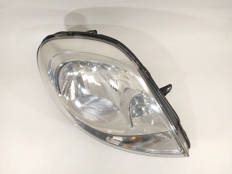 Recambio de faro derecho para renault trafic combi (ab 4.01) generation privilege  combi corto referencia OEM IAM 8200701356 938