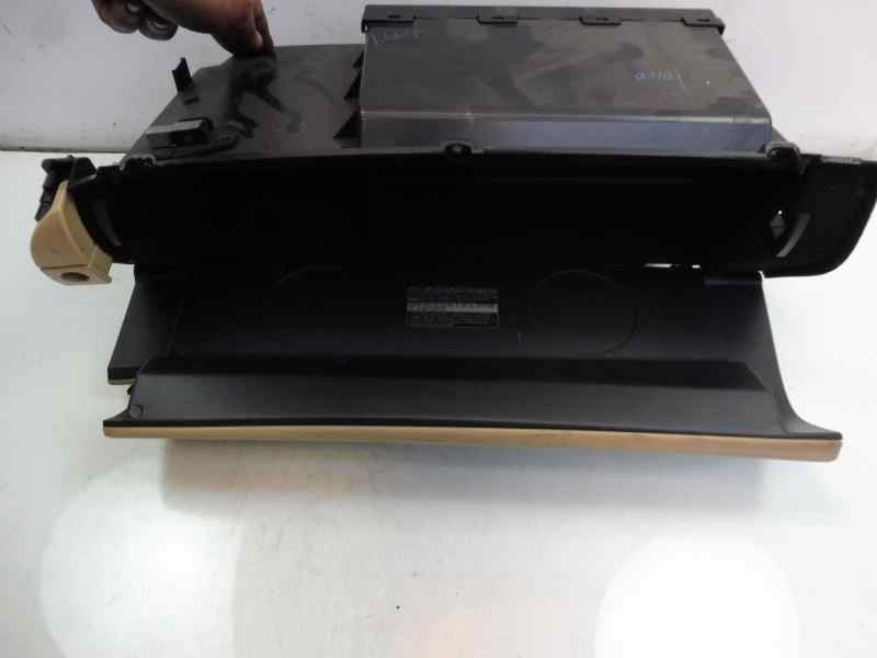 Recambio de guantera para lexus is200 (ds2/is2) 220d referencia OEM IAM 5555053050 5543353020 