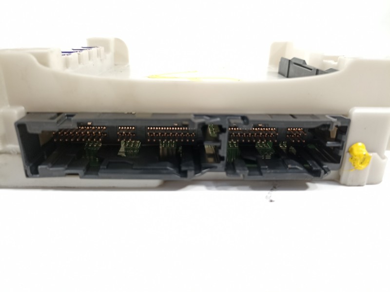 Recambio de caja reles / fusibles para toyota rav 4 advance hybrid referencia OEM IAM 8273042890A  