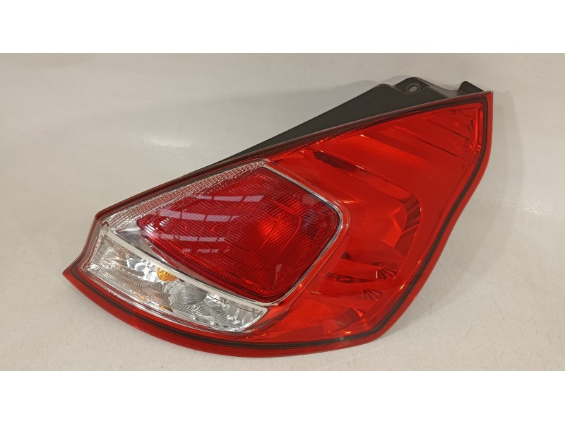 Recambio de piloto trasero derecho para ford fiesta (ccn) trend referencia OEM IAM C1BB13404A  