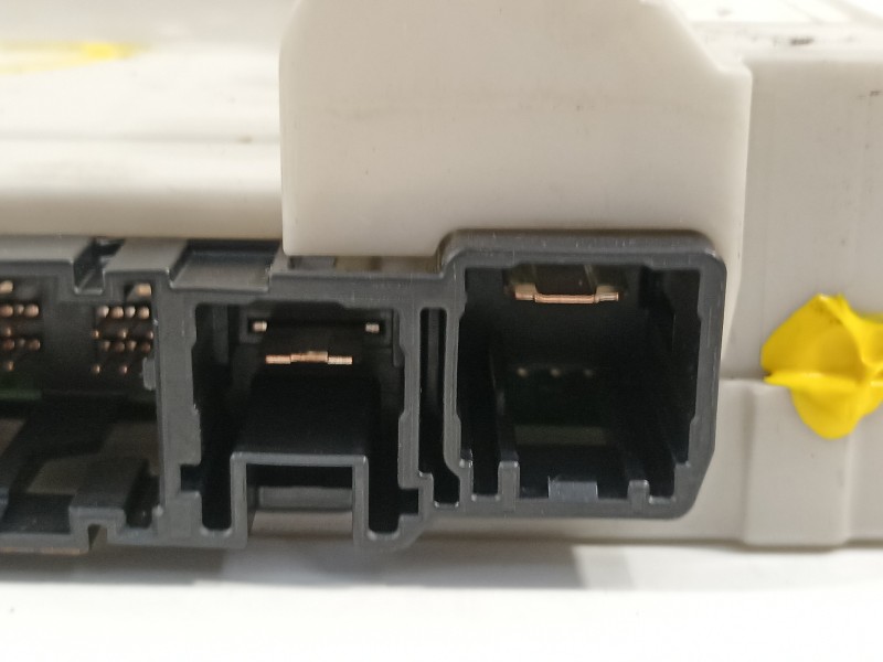 Recambio de caja reles / fusibles para toyota rav 4 advance hybrid referencia OEM IAM 8273042890A  