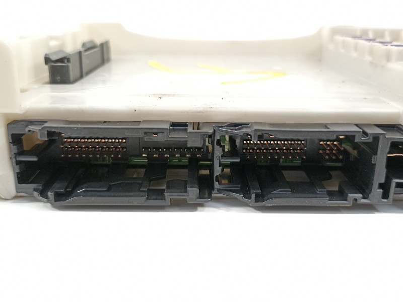 Recambio de caja reles / fusibles para toyota rav 4 advance hybrid referencia OEM IAM 8273042890A  