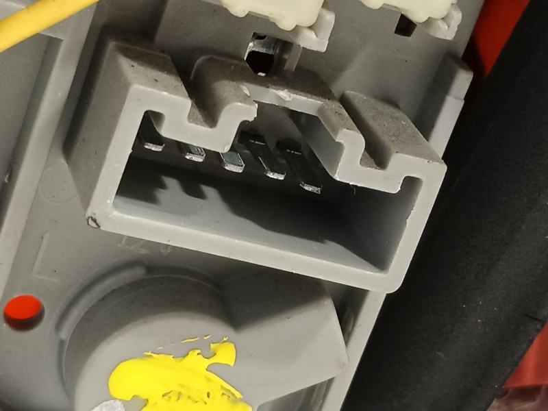 Recambio de piloto trasero izquierdo para toyota yaris (ksp9/scp9/nlp9) básico referencia OEM IAM 815610D110  